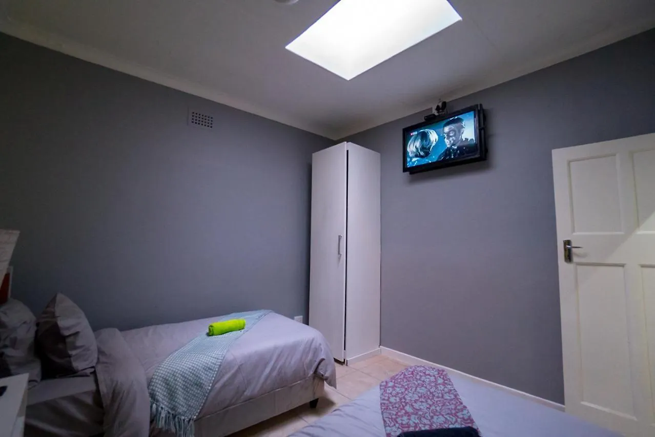 ** Guest house Room In Guest Room - Annex Lodge Ndabeni Cape Town South Africa