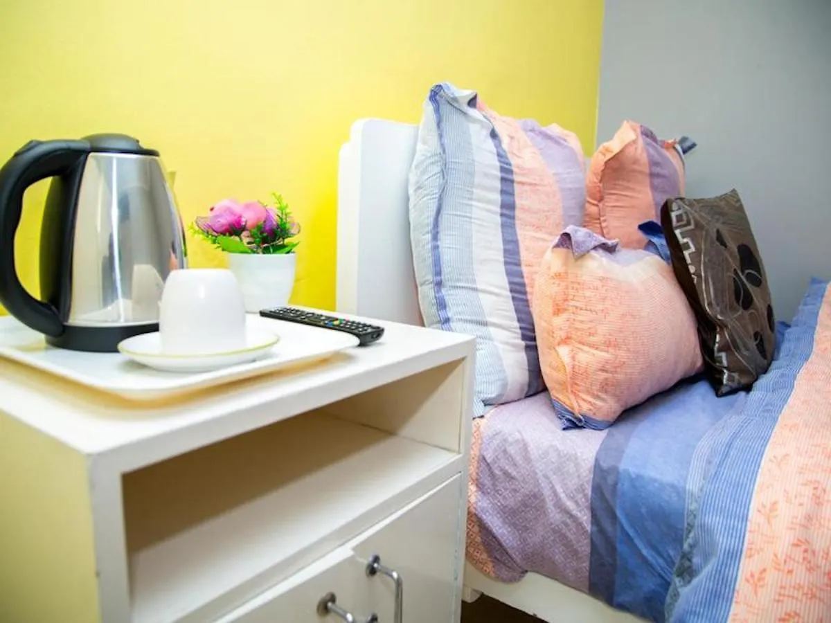Room In Guest Room - Annex Lodge Ndabeni Cape Town
